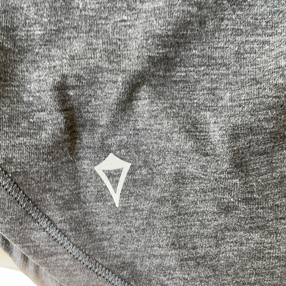 Ivivva shirt - Picture 3 of 4